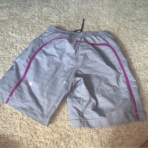 Men’s L Lululemon shorts